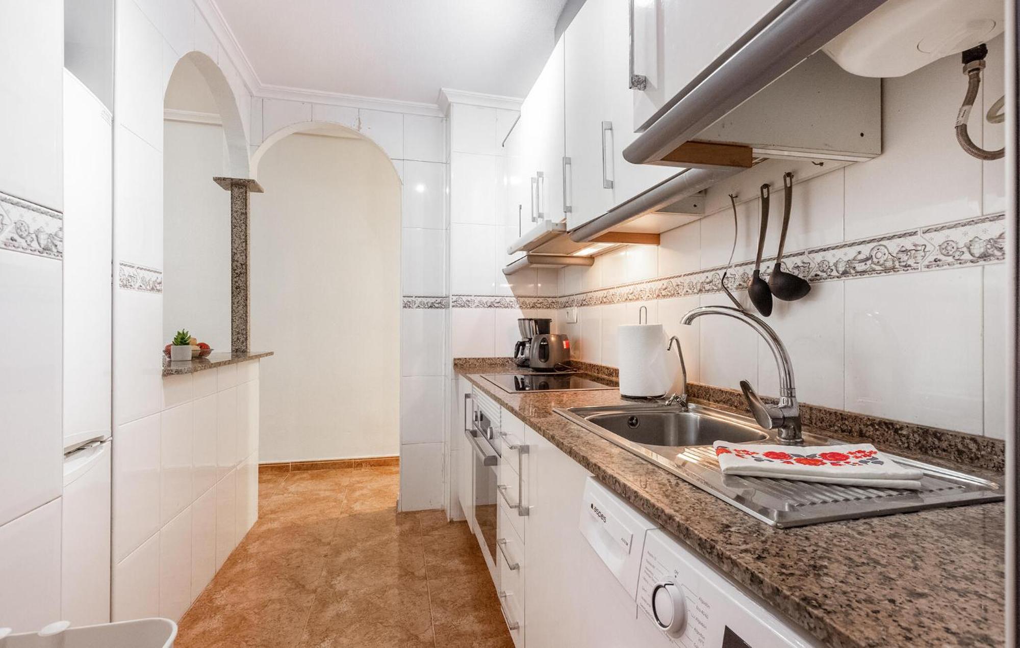 Amazing Apartment In Torrevieja With Kitchen 외부 사진