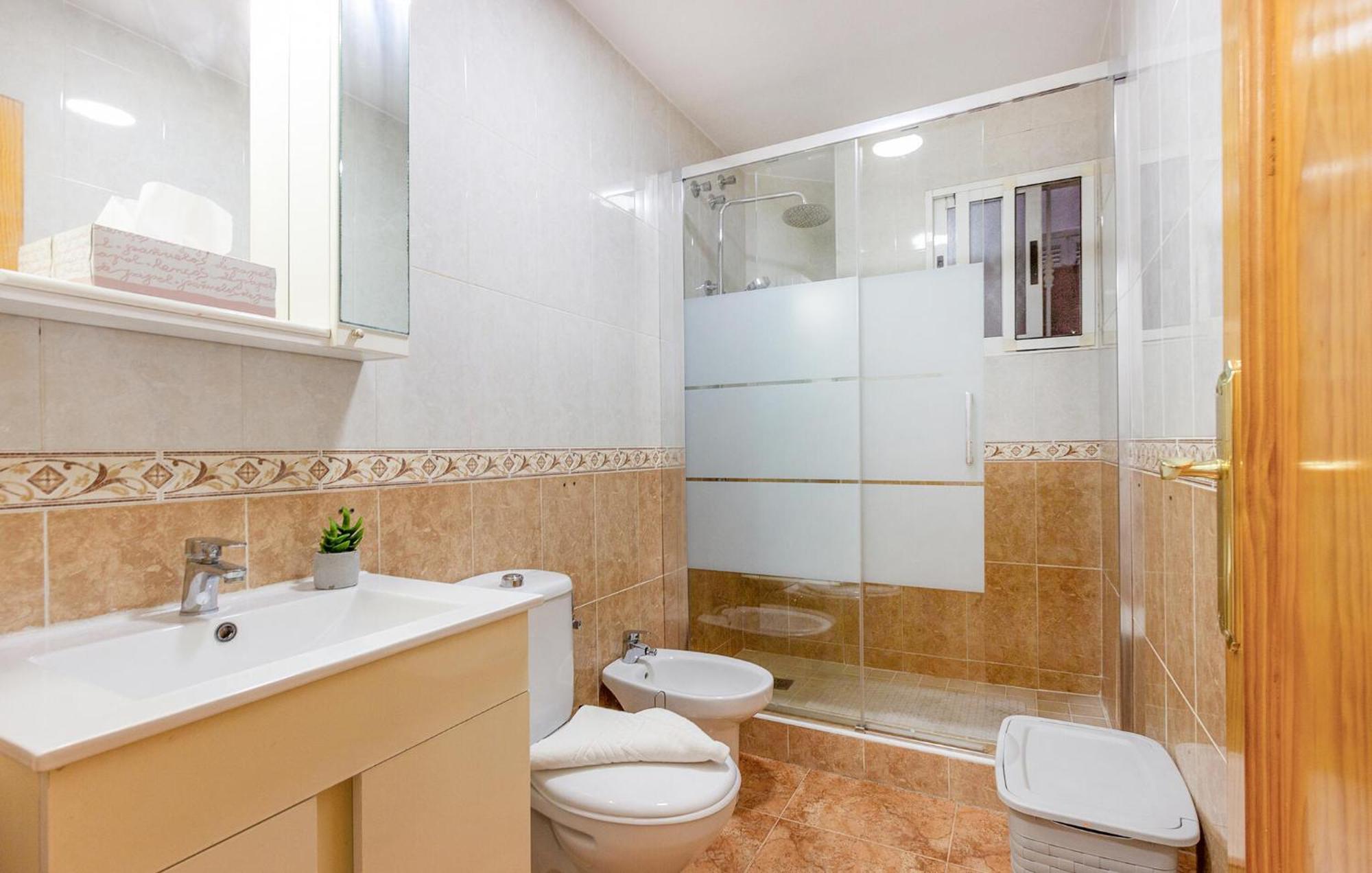 Amazing Apartment In Torrevieja With Kitchen 외부 사진