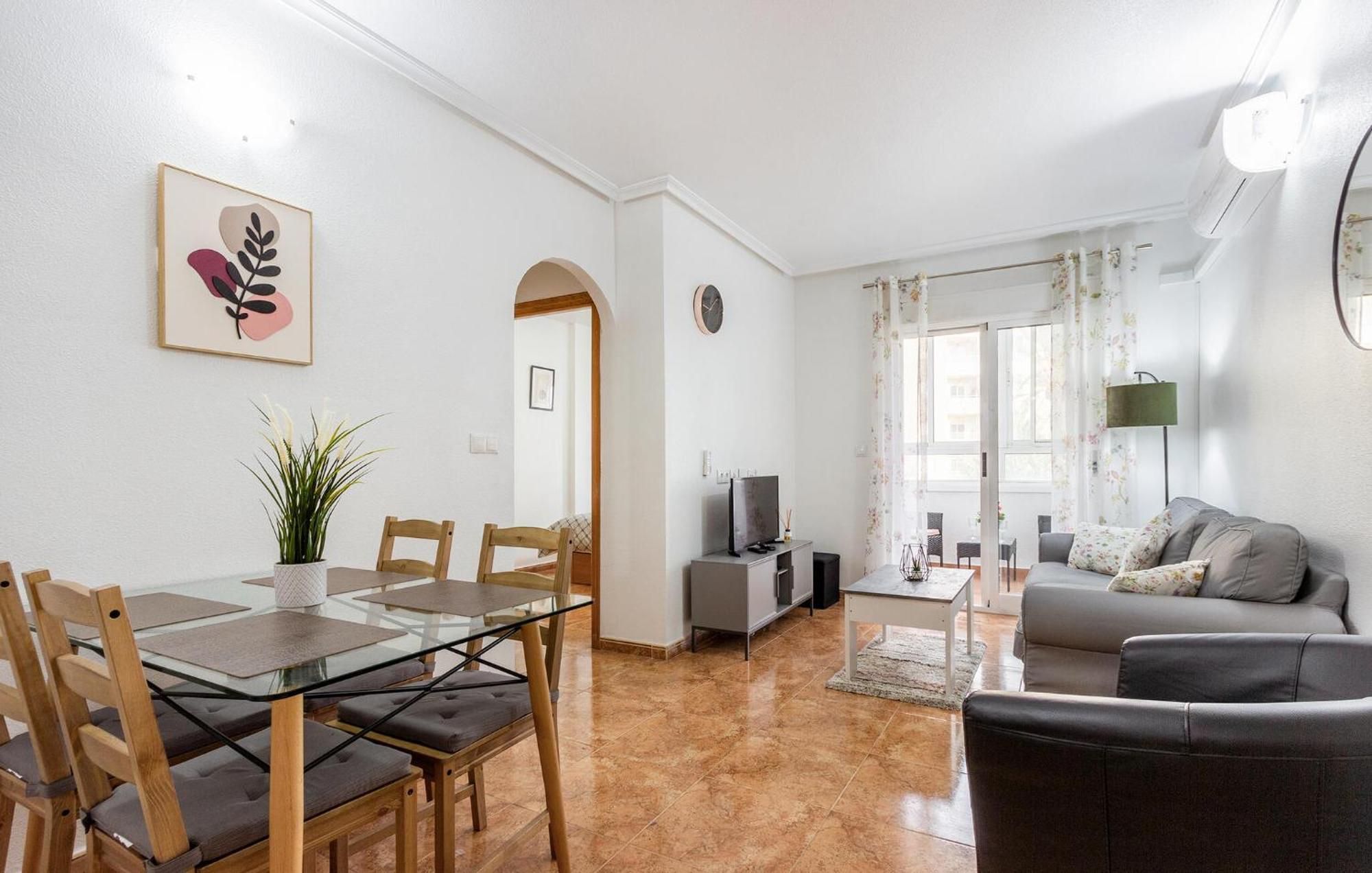 Amazing Apartment In Torrevieja With Kitchen 외부 사진