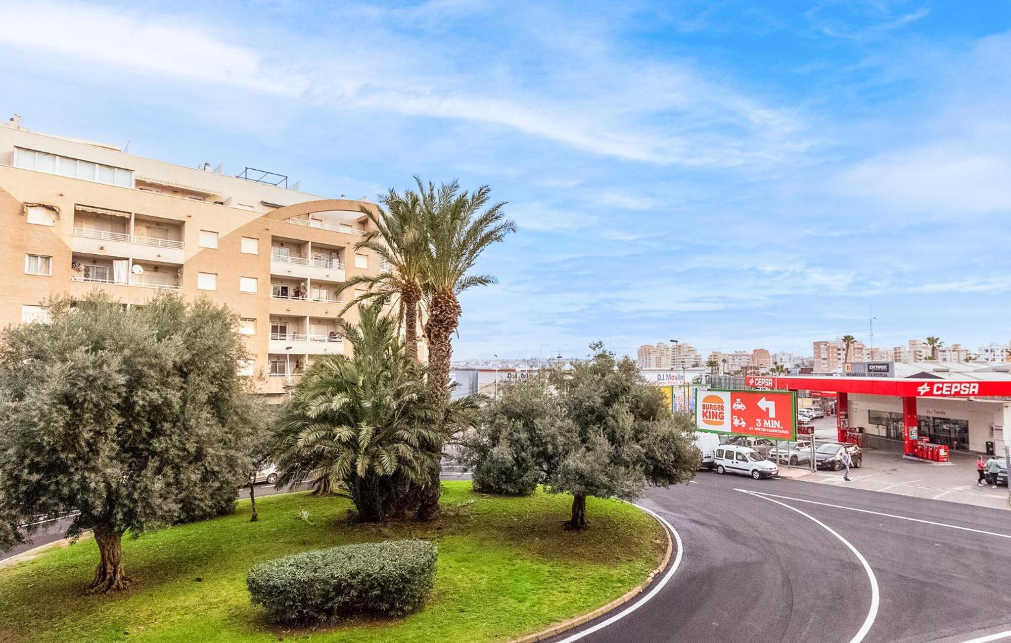 Amazing Apartment In Torrevieja With Kitchen 외부 사진