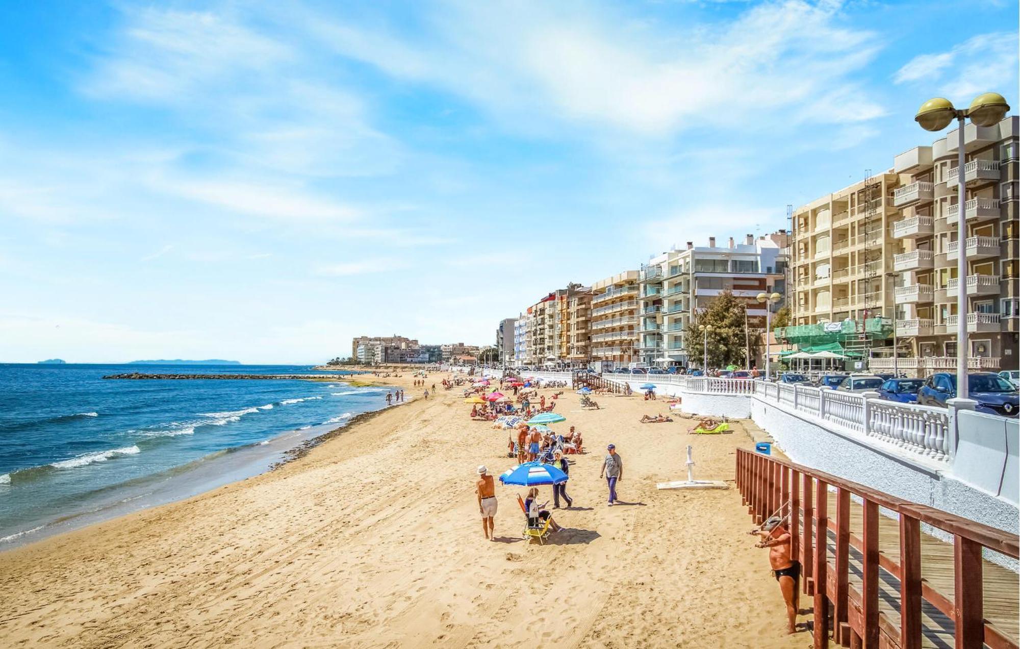 Amazing Apartment In Torrevieja With Kitchen 외부 사진