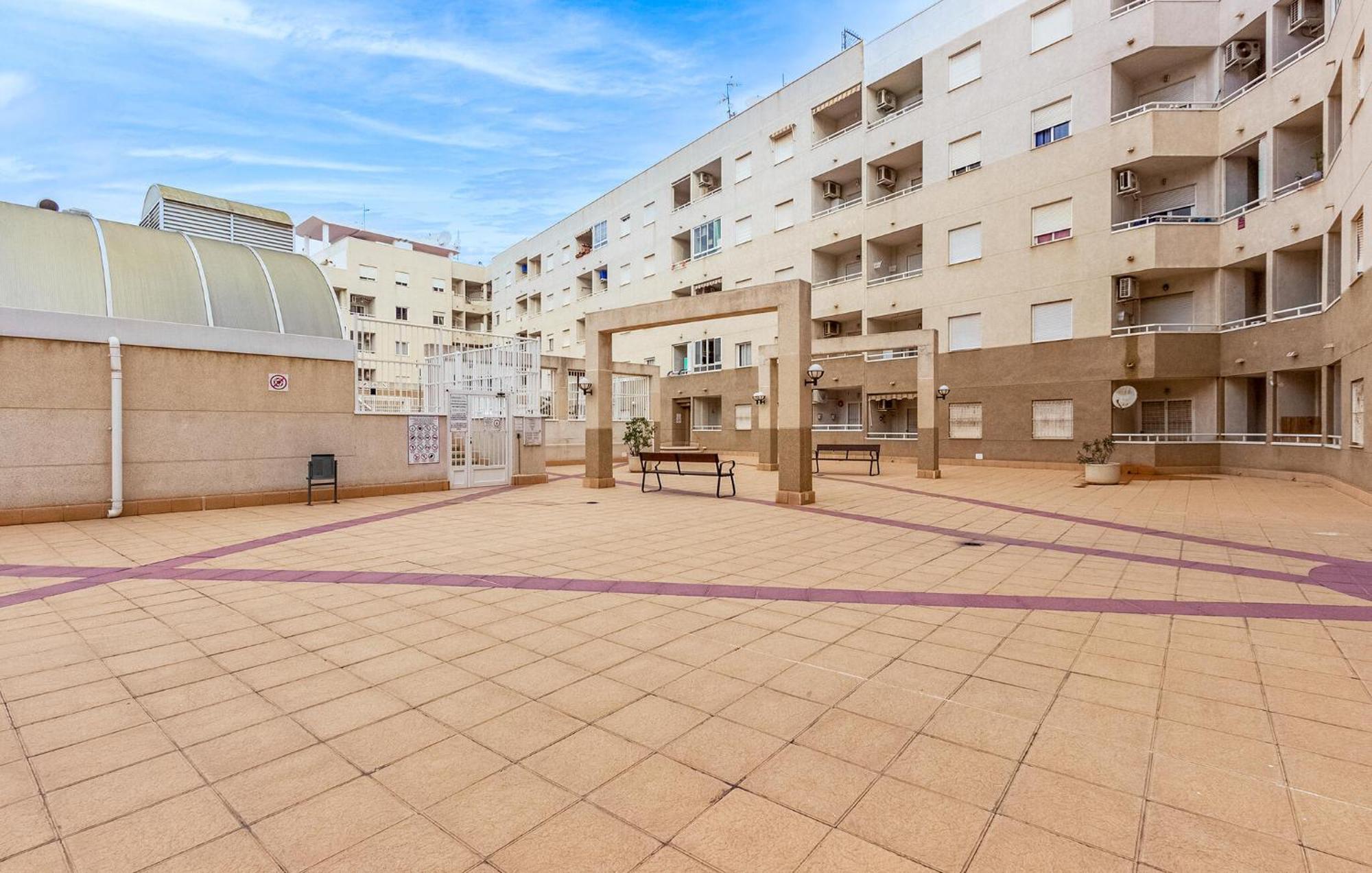 Amazing Apartment In Torrevieja With Kitchen 외부 사진